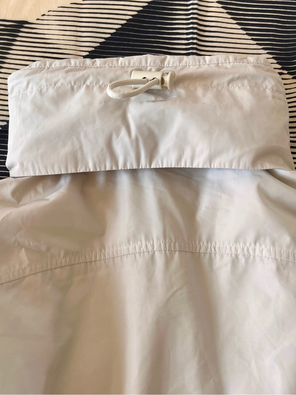 Lululemon 4 Lightweight cinchable jacket puff sleeve bone cream rain windbreaker - Picture 14 of 15